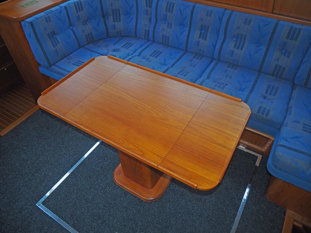 Saloon, Accommodation